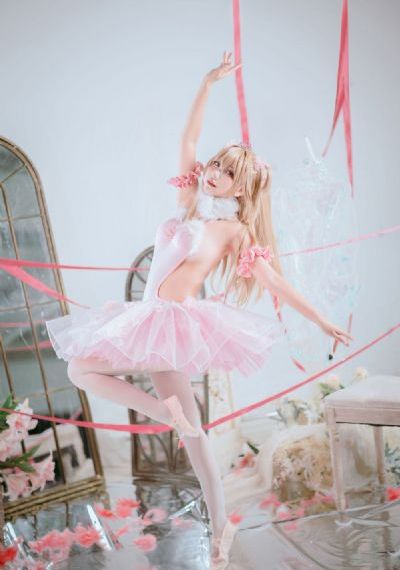 在世界尽头咏唱恋曲的少女