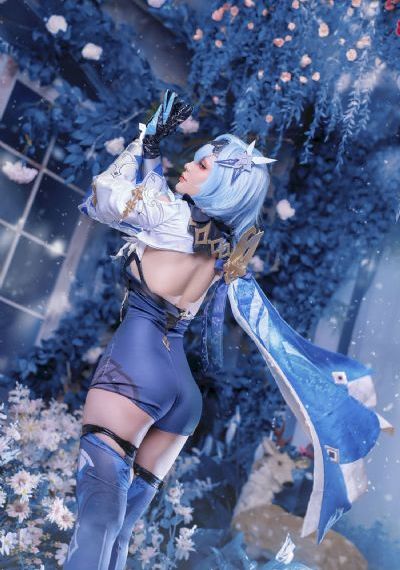 年轻的女教师在线观看