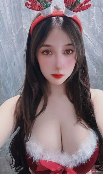 不系纽扣的女孩