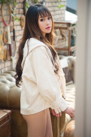美女和老师拔萝卜