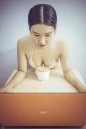 美脚パンスト女教师在线
