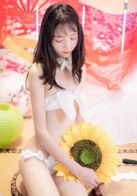 女室友自愿成为我的脚奴
