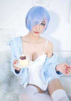 男生和女生一起靠逼